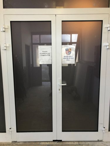Výmena interiérovej zasklenej steny podporované z rozpočtu Prešovského samosprávneho kraja