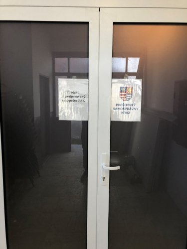 Výmena interiérovej zasklenej steny podporované z rozpočtu Prešovského samosprávneho kraja