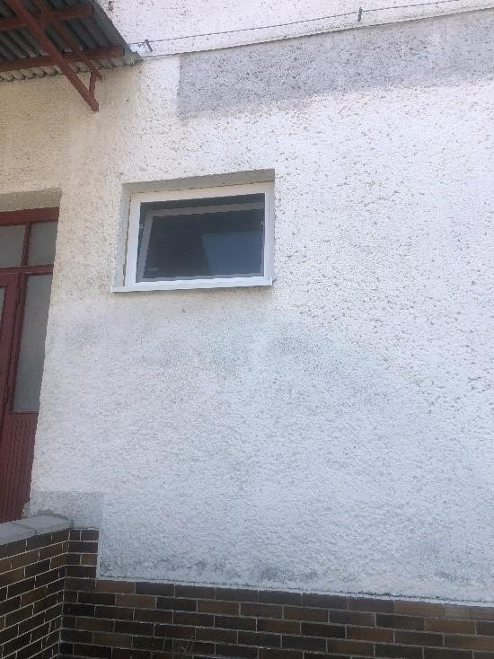 Výmena okien v budove obecného úradu - salónik, WC a chodba Výmena okien v budove obecného úradu - salónik, WC a chodba