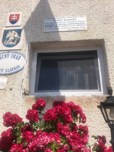 Výmena okien v budove obecného úradu - salónik, WC a chodba Výmena okien v budove obecného úradu - salónik, WC a chodba